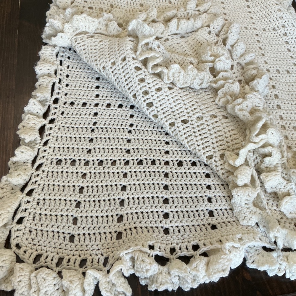 Vintage Handmade Crochet Cream Throw Blanket Ruffled Popcorn Border Off White